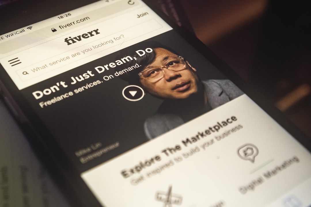Un gros plan de la plateforme Fiverr mettant en avant une citation inspirante.